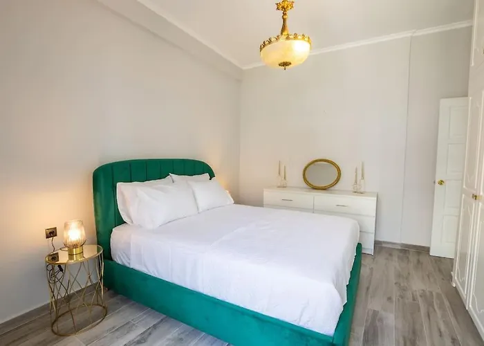 Lovely With Harbor View In Pigadia *